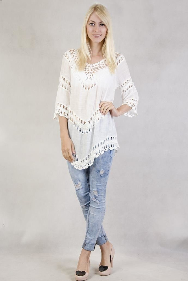 Biała, asymetryczna bluzka w stylu boho