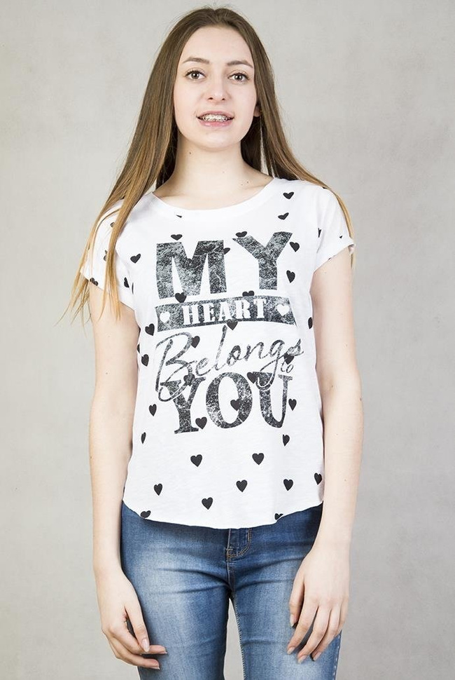 Biała bluzka z napisem "My heart belongs to you"