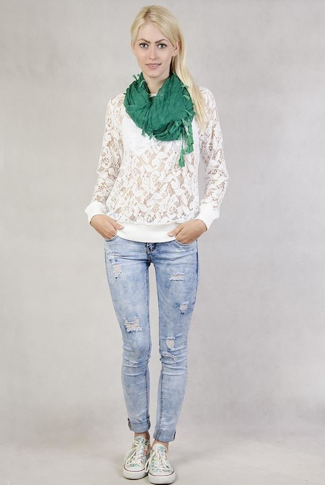 Zielony szal z frędzelkami