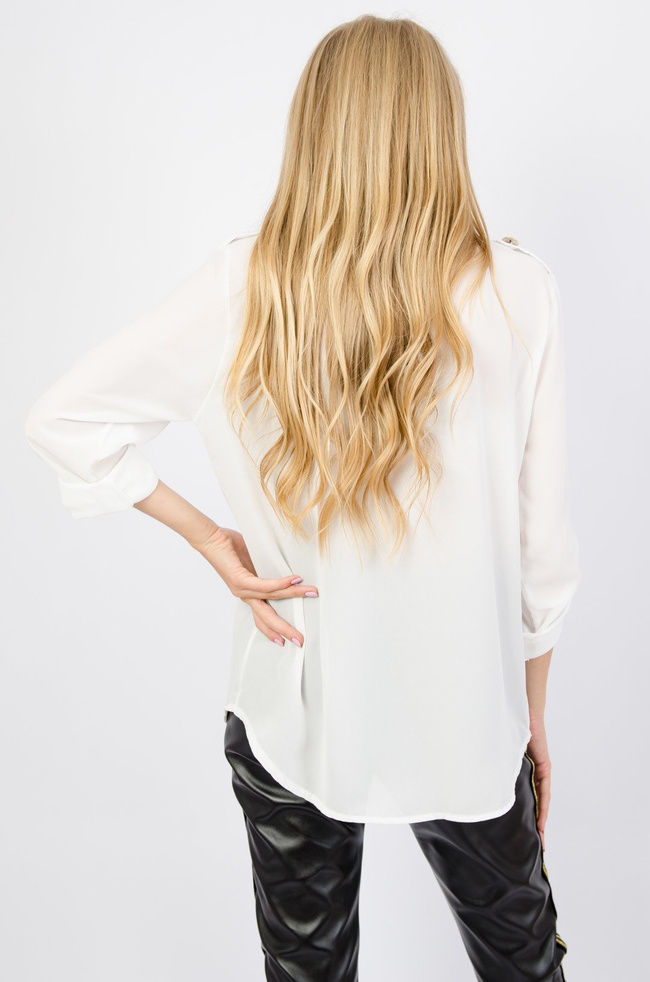 Biała bluzka koszulowa ze złotymi guzikami