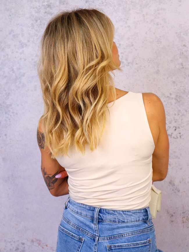 MODELUJĄCY DOPASOWANY TOP NA RAMIĄCZKACH- JASNOBEŻOWY