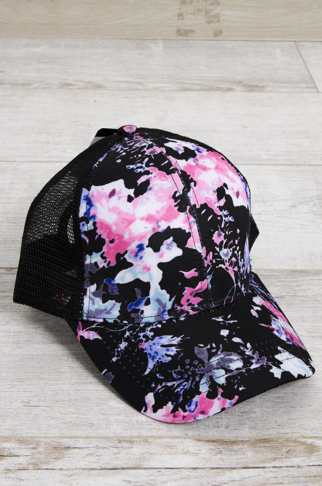 CZAPKA Z DASZKIEM W KWIATY-  CZARNA