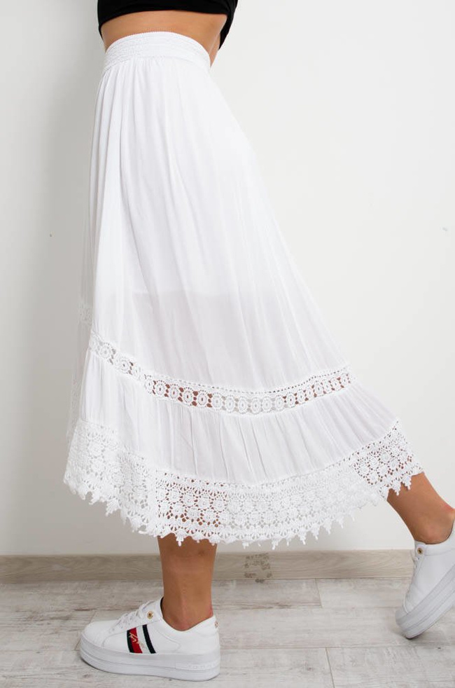 BIAŁA SPÓDNICA MIDI Z GUMĄ W PASIE ORAZ AŻUROWYM WYKOŃCZENIEM