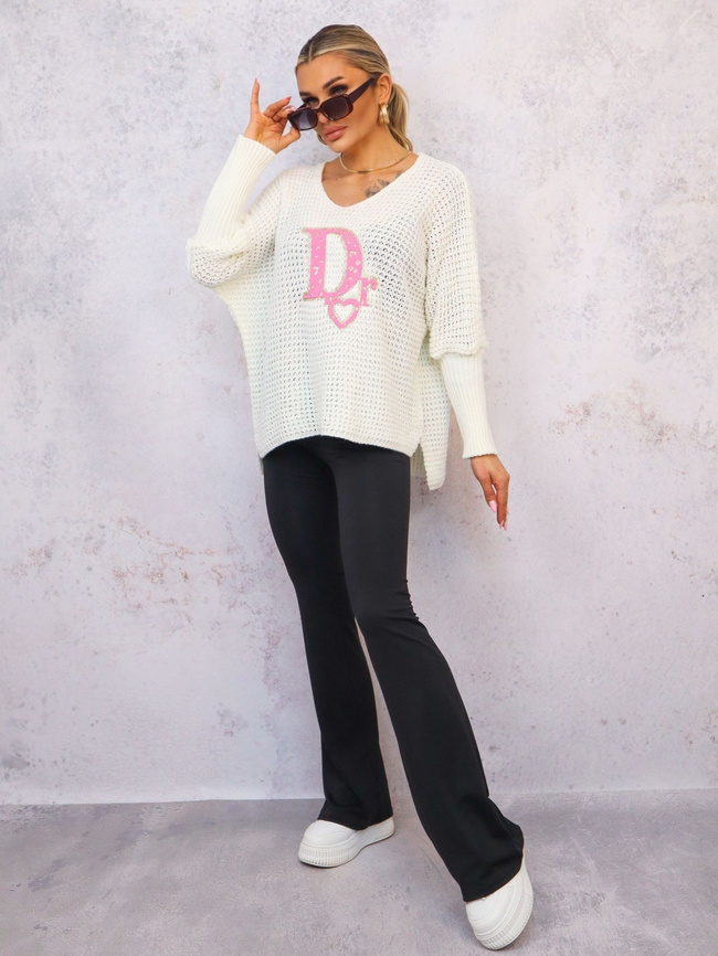 SWETER OVERSIZE O KROJU NIETOPERZA Z OZDOBNĄ APLIKACJĄ- BIAŁY