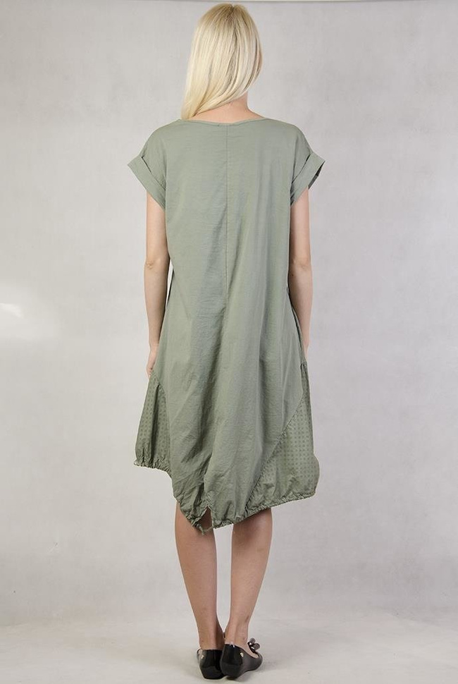 Zielona sukienka ściągana na dole