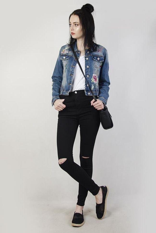 Kurtka jeansowa z naszywkami