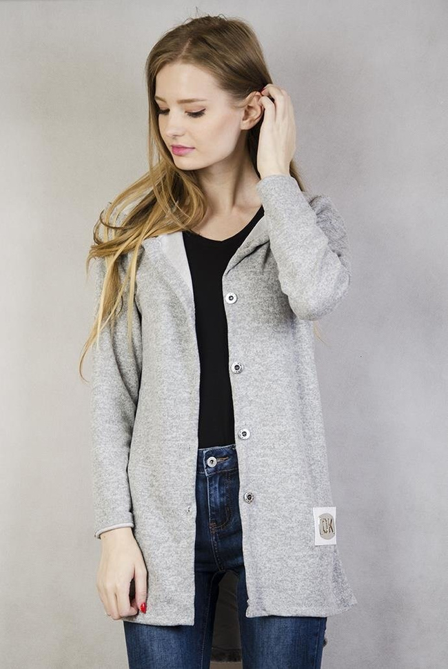 Jasnoszara melanżowa narzuta zapinana na guziki z kapturem