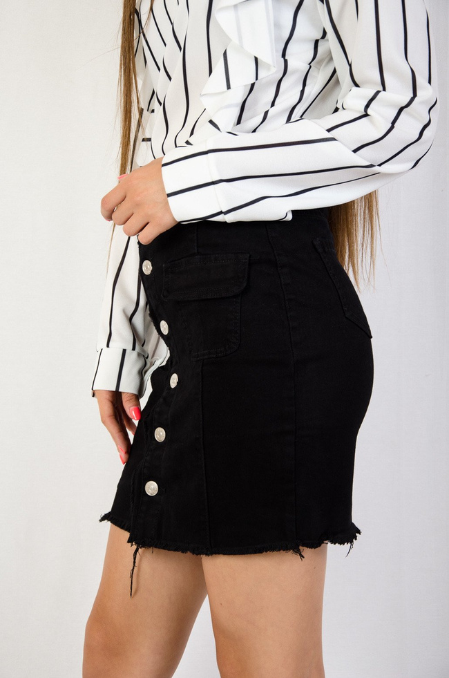 Czarna spódniczka jeansowa z guzikami