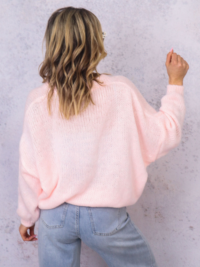 LUŹNY SWETER ZE ZŁOTYMI GUZIKAMI- MORELOWY