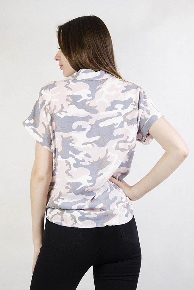 Różowa koszula moro z wiązaniem z przodu