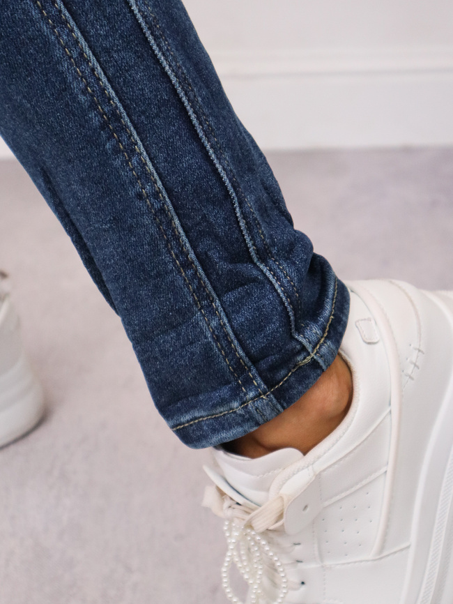 SPODNIE JEANSOWE Z PRZESZYCIAMI I WYSOKIM STANEM- GRANATOWE