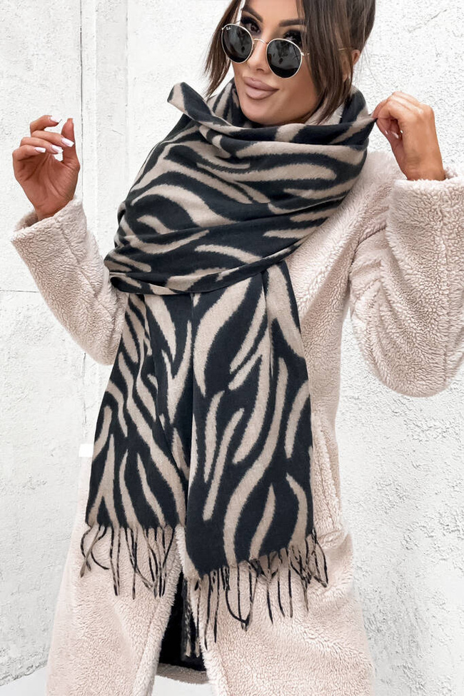 SZAL WE WZORY Z FRĘDZLAMI- BRĄZOWY