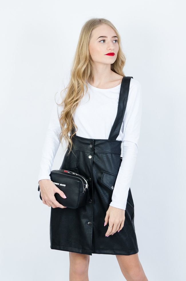 CZARNA SPÓDNICA OGRODNICZKA Z IMITACJI SKÓRY +BIAŁA BLUZKA