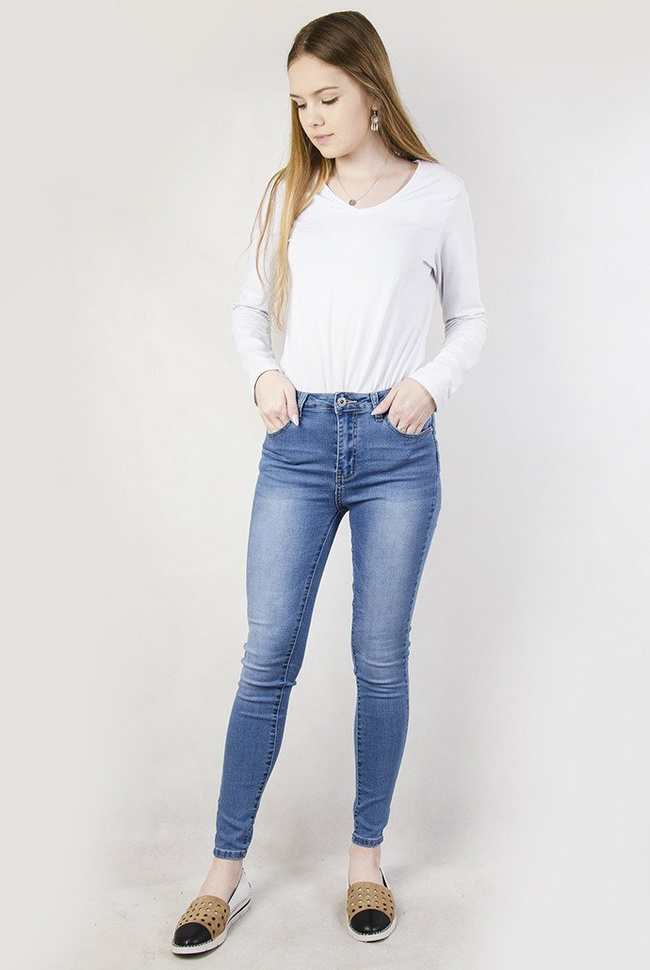 Jasne spodnie jeansowe z wysokim stanem