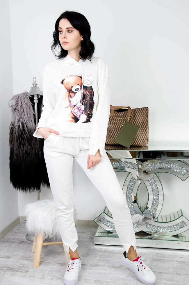 BIAŁY KOMPLET DRESOWY BLUZA + SPODNIE O LUŹNYM KROJU