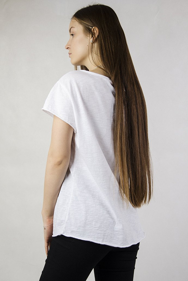 Biała koszulka z cekinowym sercem