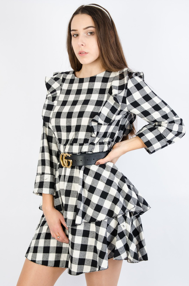 BIAŁO-CZARNA SUKIENKA W KRATĘ