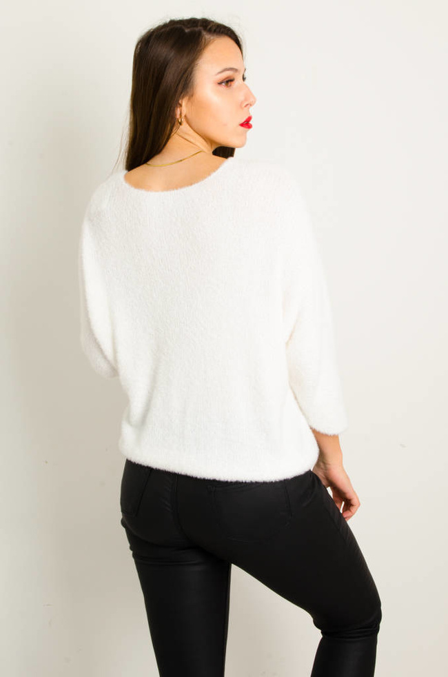 FUTRZANY SWETER NIETOPERZ- BIAŁY