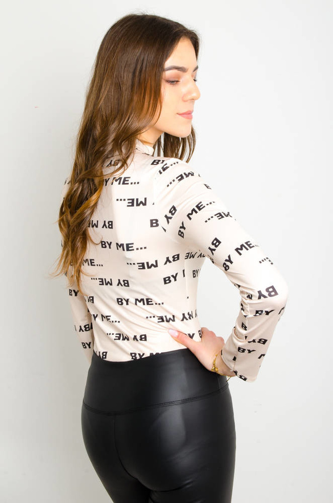 BEŻOWE SATYNOWE BODY Z NAPISAMI