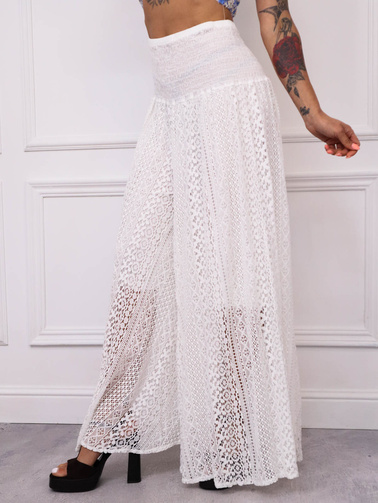 SPODNIE Z KORONKOWYMI NOGAWKAMI I SZEROKIM PASEM- BIAŁE