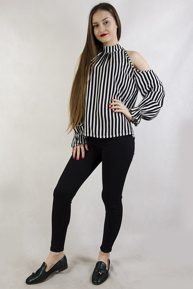 Bluzka w czarno białe pionowe paski