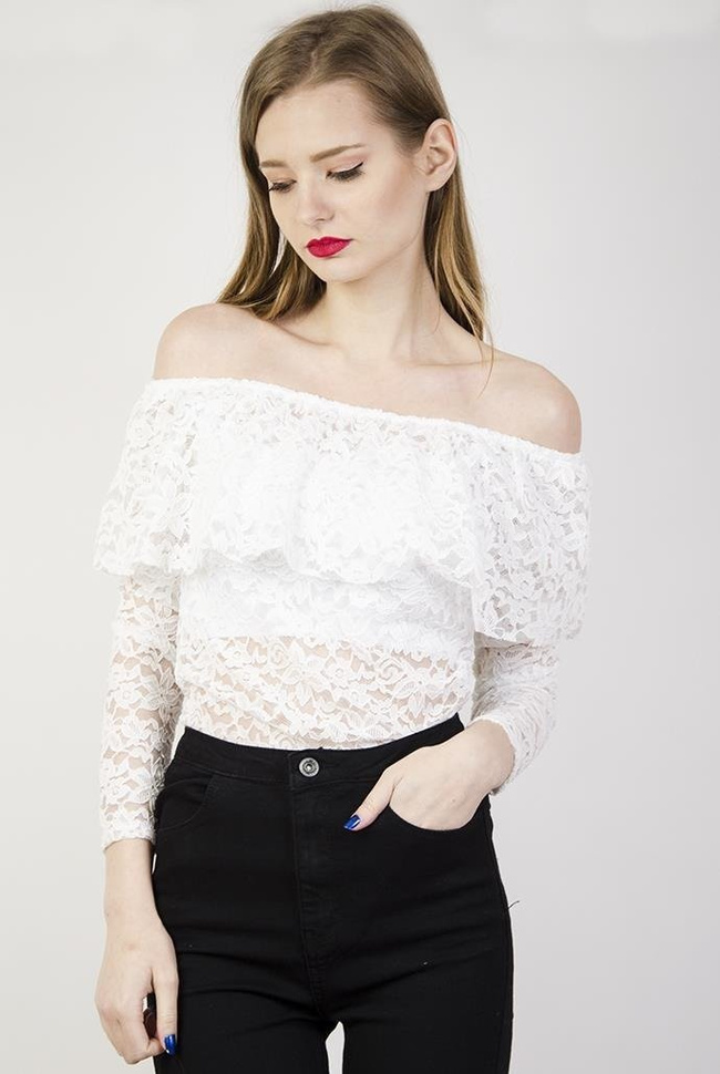 Koronkowe białe body z hiszpańskim dekoltem