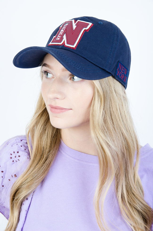 GRANATOWA CZAPKA Z DASZKIEM ''NEW YORK''