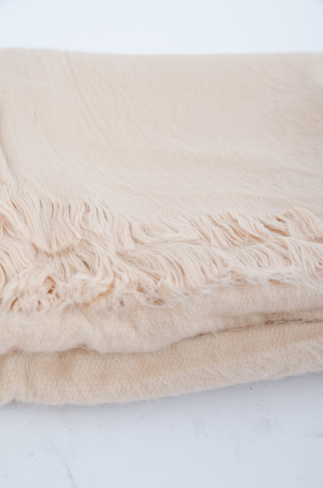 JASNO-RÓŻOWY WŁOCHATY SZAL 