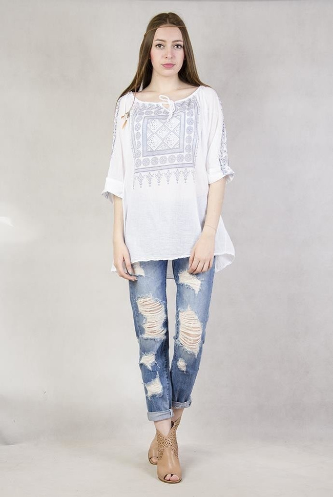 Biała bluzka w niebieskie wzory