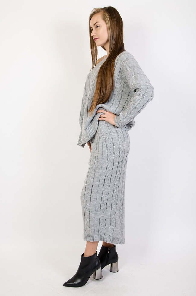 Szary komplet spódnica + sweter