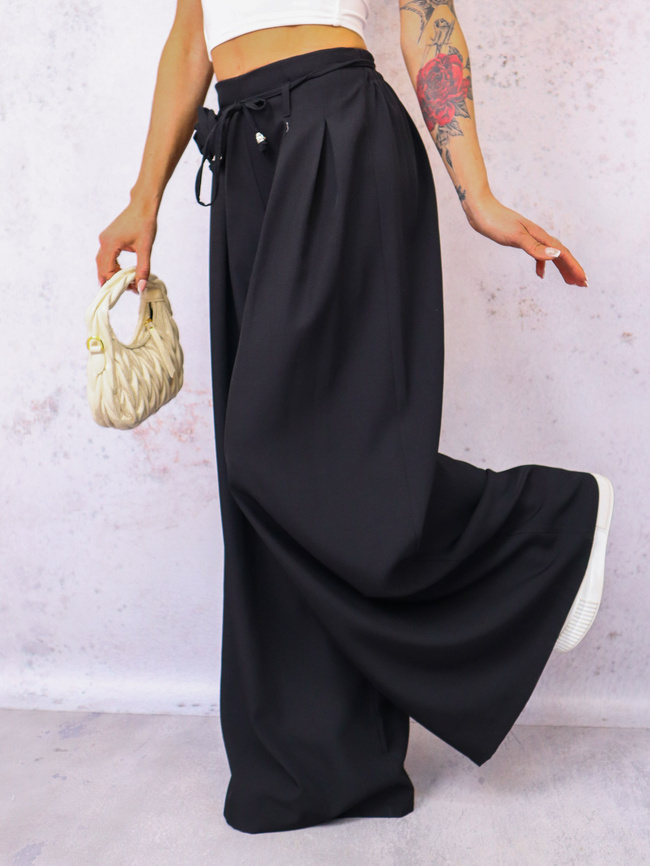 SPODNIE MATERIAŁOWE Z SZEROKIMI NOGAWKAMI I WIĄZANIEM W PASIE- CZARNE