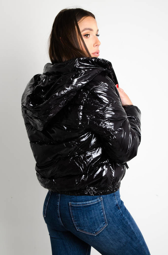 CZARNA WINYLOWA KURTKA