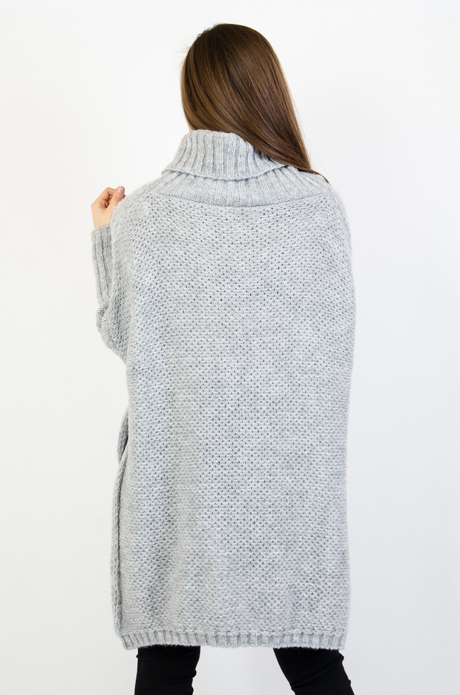 Asymetryczny szary sweter oversize z golfem