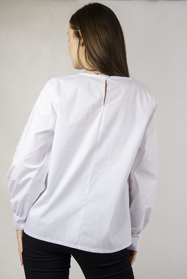 Biała bluzka koszulowa z perełkami