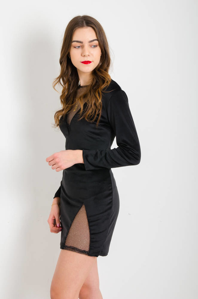 CZARNA WELUROWA SUKIENKA Z WSTAWKAMI Z SIATKI