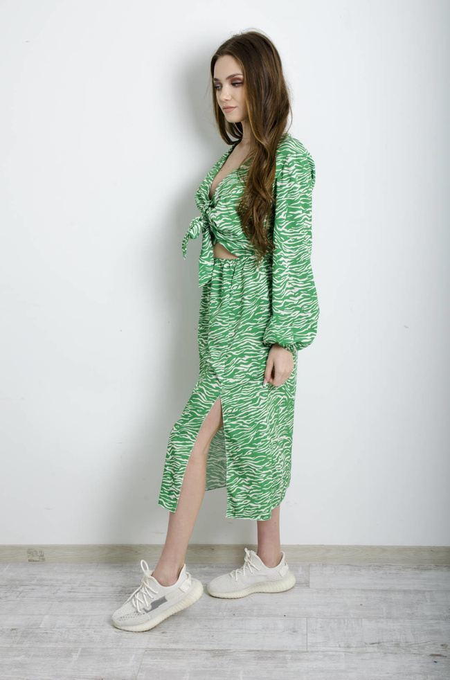 SUKIENKA ZIELONA Z WYCIĘCIEM