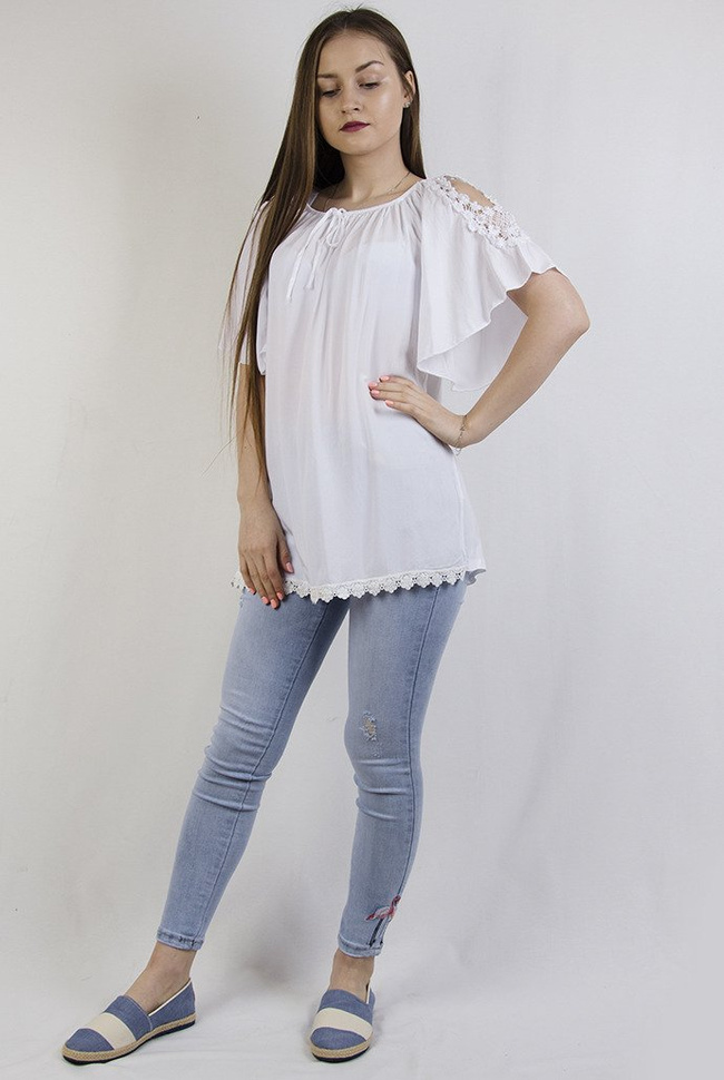Biała bluzka z ażurem na dole