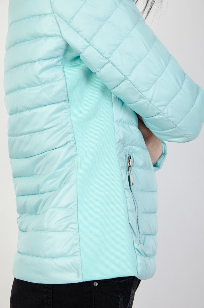 Turkusowa kurtka pikowana, ze stójką