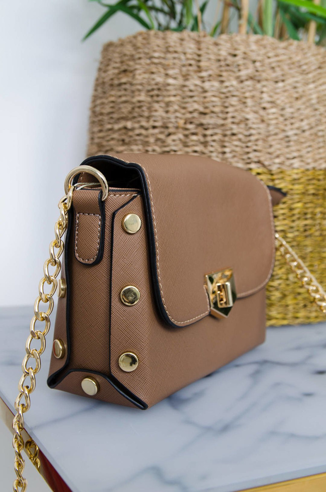 CIEMNO BEŻOWA TOREBKA LISTONOSZKA ZE ZŁOTYMI GUZIKAMI