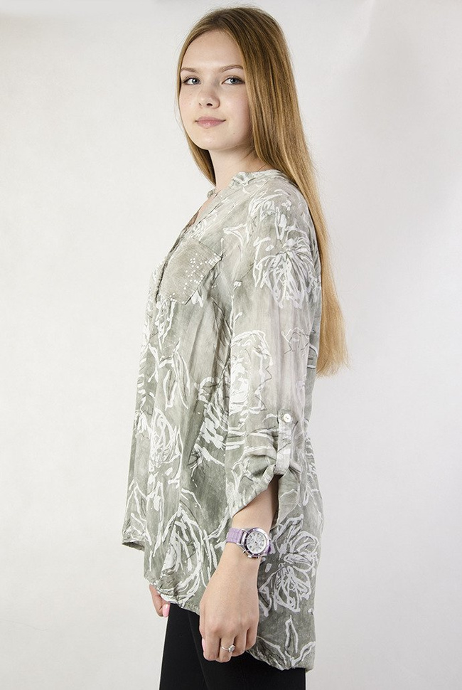 Zielona koszula w białe wzory