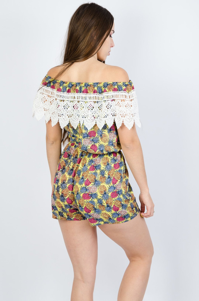 Żółty kombinezon w ananasy wykończony koronką