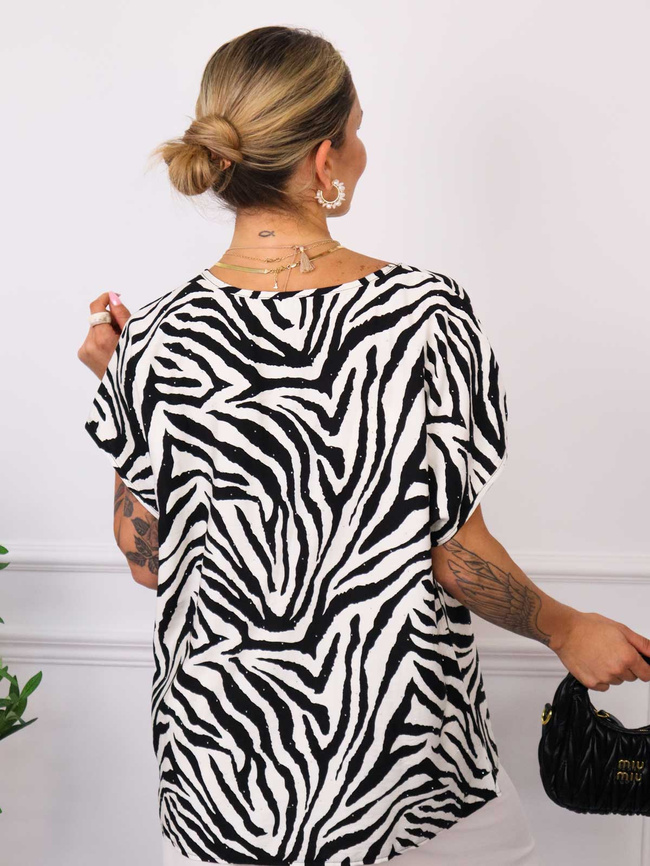 T-SHIRT OVERSIZE W ZEBRĘ Z OZDOBNYMI CYRKONIAMI- CZARNY