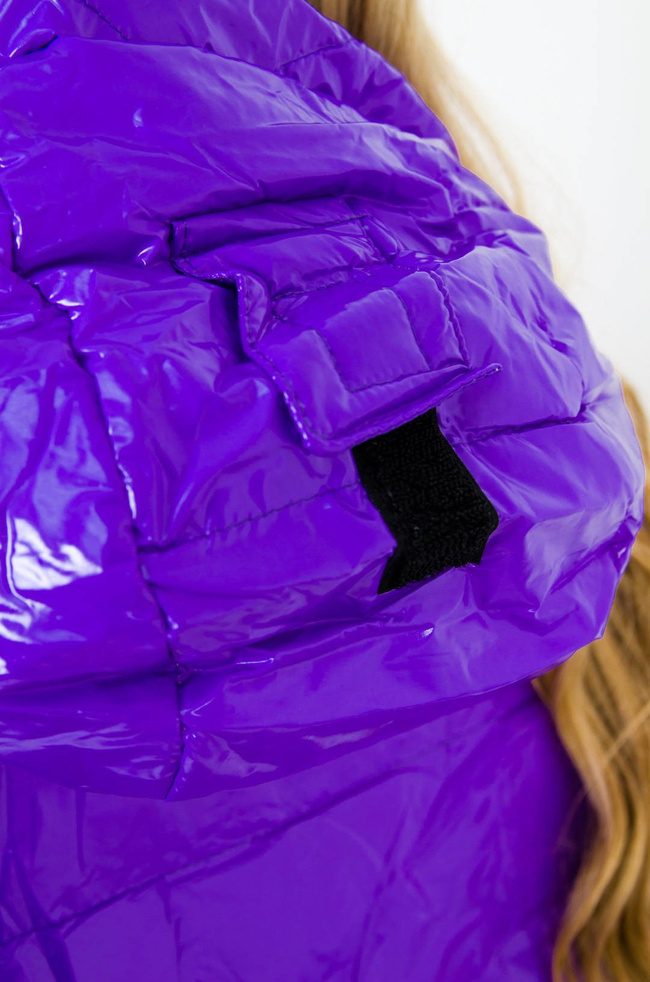FIOLETOWA WINYLOWA KURTKA Z KAPTUREM OVERSIZE