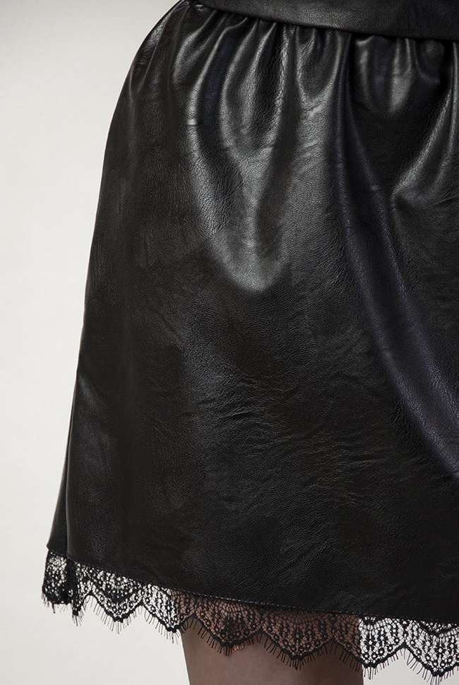 Czarna spódnica skórkowa z koronką typu bombka