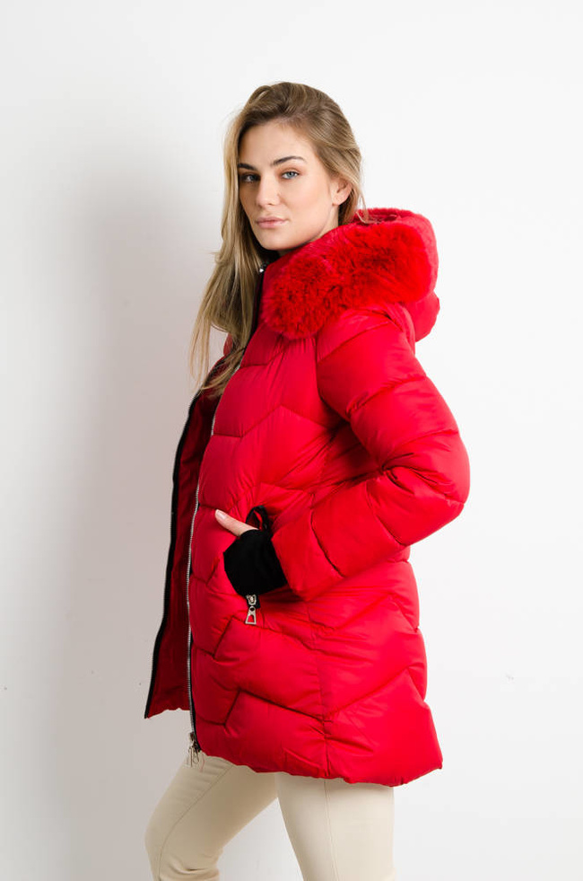 CZERWONA MATOWA KURTKA Z FUTERKIEM PRZY KAPTURZE