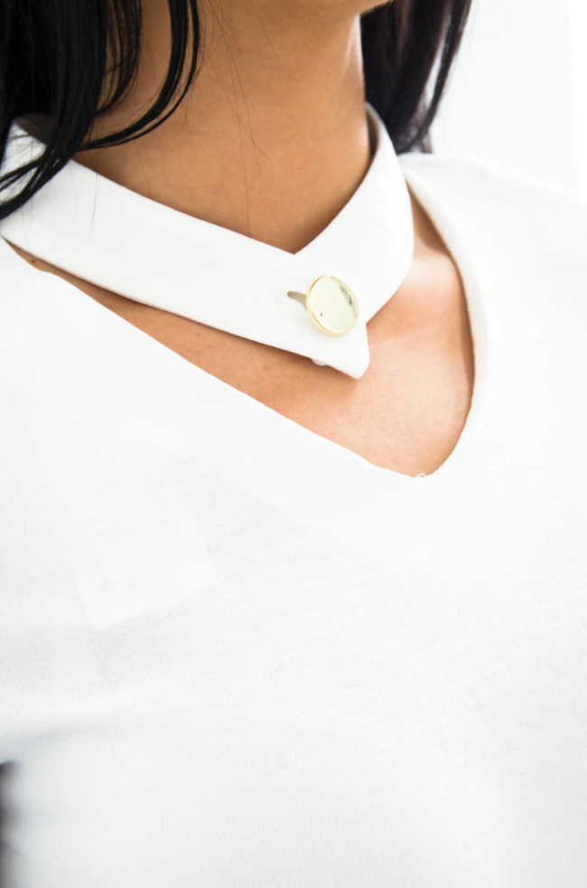 BIAŁA BLUZKA Z CHOKEREM