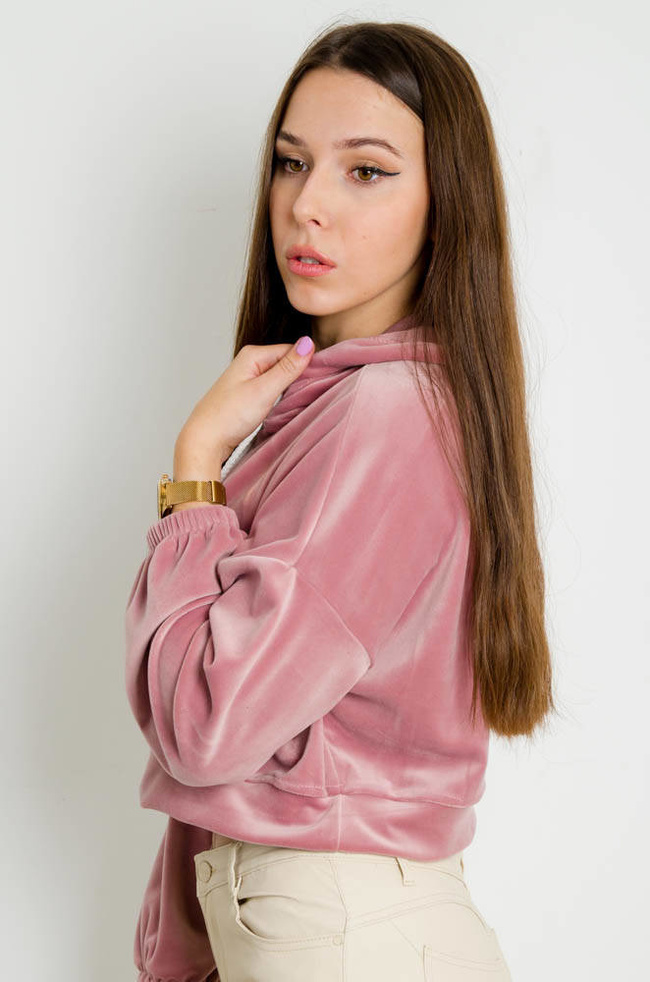 ROŻOWA WELUROWA BLUZA Z KAPTUREM -LUŹNY KRÓJ