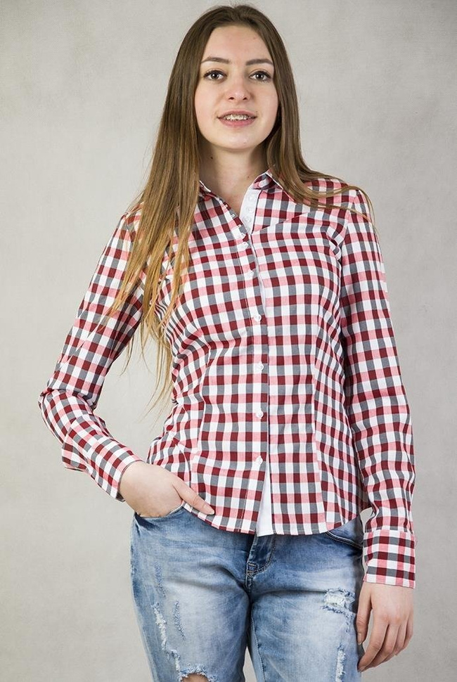 Koszula w czerwono-białą kratę