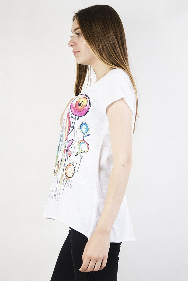 Biała bluzka w kolorowe kwiaty, z napisem