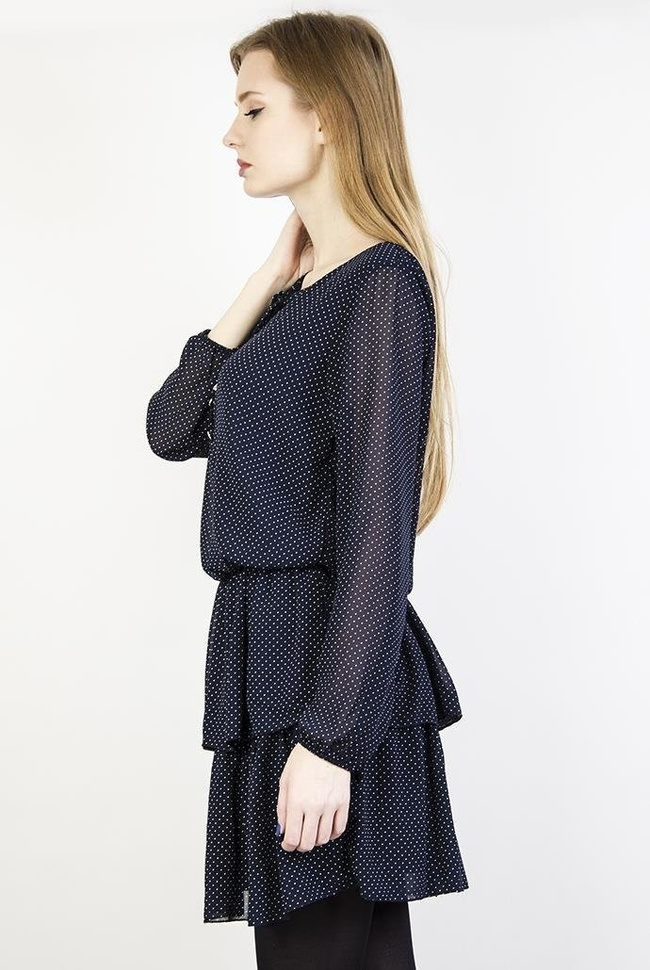 Granatowa sukienka w białe kropki z wiązaniem w pasie